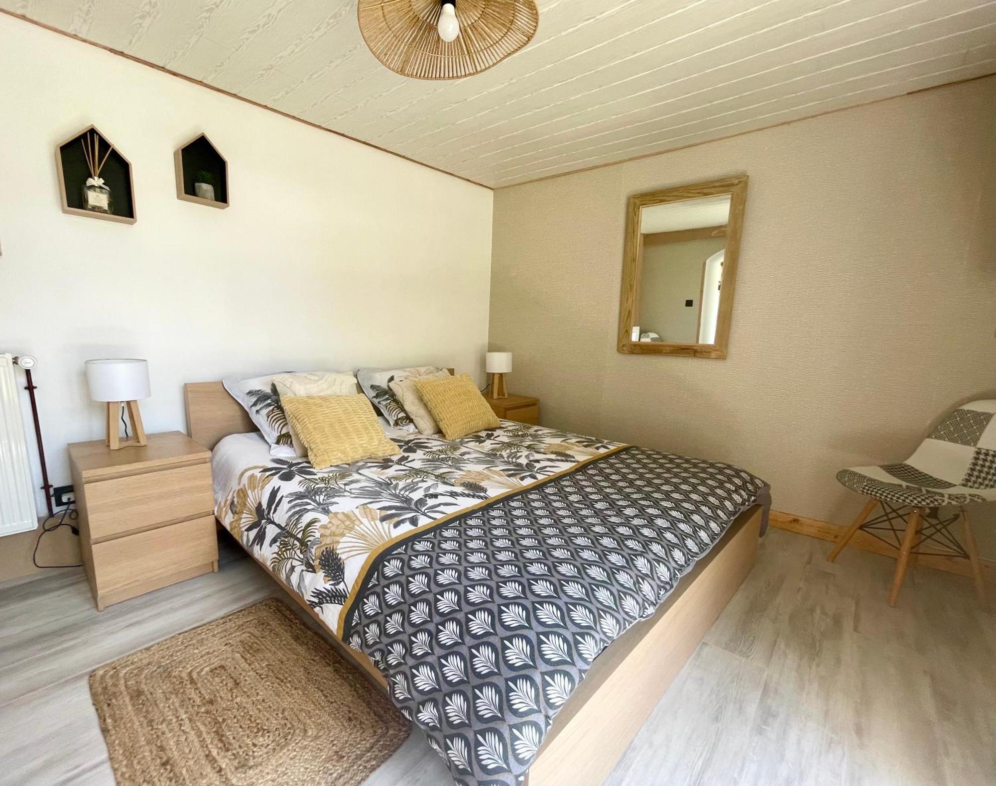 Le Petit Roquet Otel Saint-Lazare Dış mekan fotoğraf